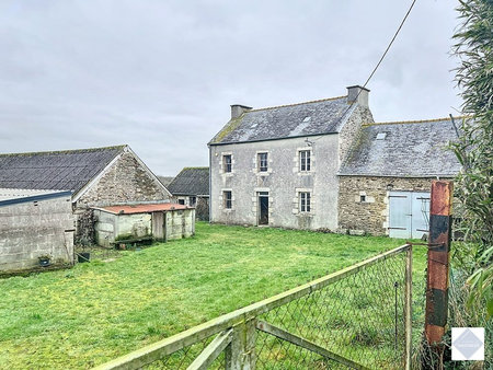 maison en pierre en campagne