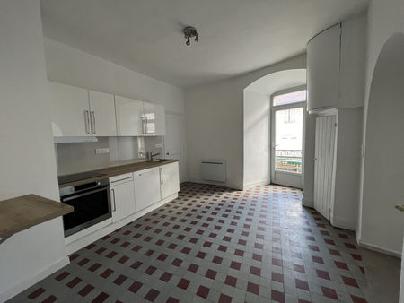 location appartement 2 pièces 43m2 aubenas 07200 - 530 € - surface privée