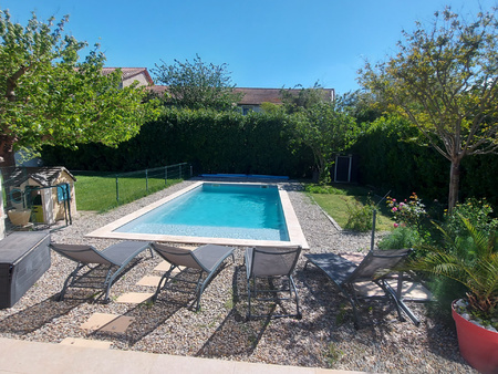 eyragues (13630) - maison de plain-pied avec jardin et piscine + garage