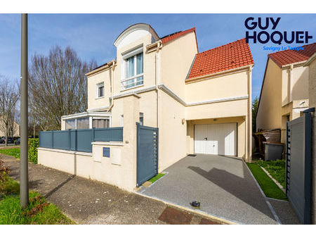 vente : maison individuelle 5 chambres (140 m²) à savigny bourg