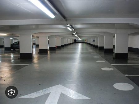 location parking 60 m²