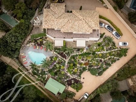 palombaggia - villa 6 chambres - piscine - apercu mer - jardin paysager - proche plage sit