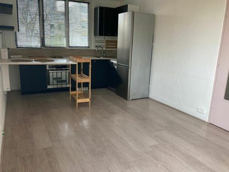 location appartement  m² t-3 à les ulis  900 €