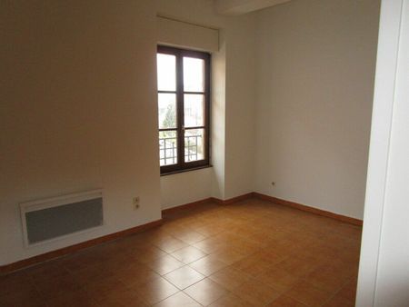location appartement  27 m² t-1 à trévoux  325 €
