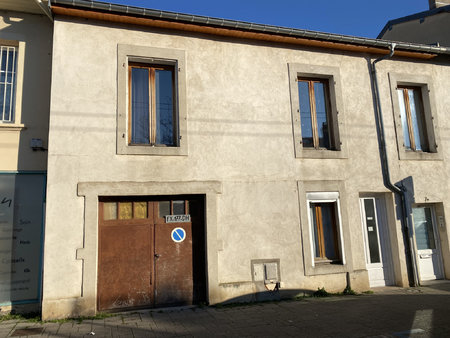 essey-les-nancy : spacieux appartement t2