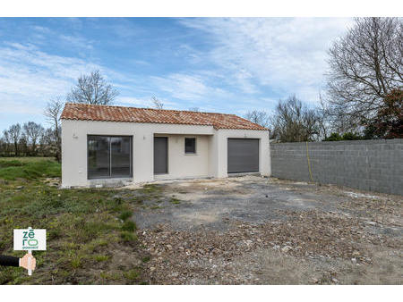 vente maison à saint-julien-des-landes (85150) : à vendre / 88m² saint-julien-des-landes
