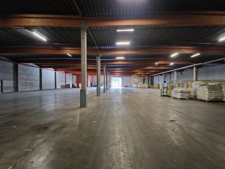 entrepôt industriel de 4 250 m² à louer à mouscron