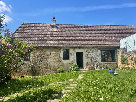 maison en pierre avec jardin et jolie vue dans village sur hauteurs à 5 minutes de...