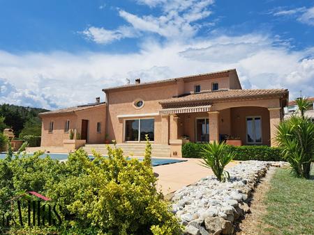 25 km de narbonne - villa méditerranéenne avec piscine sur terrain arboré de 2200 m2