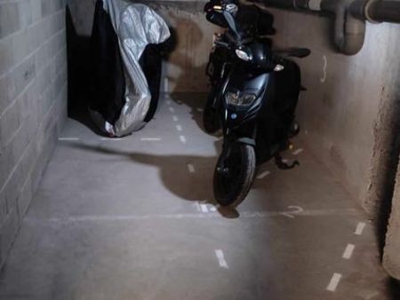 parking/garage motos