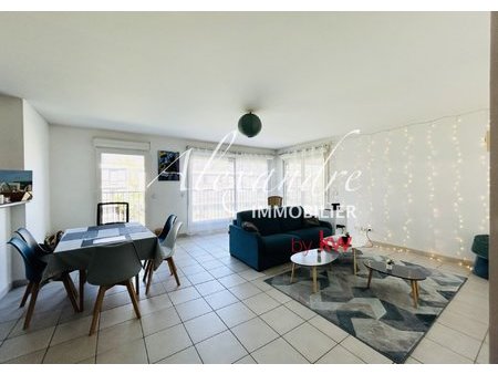 a vendre : appartement 3 pièces avec balcon (77 m²)