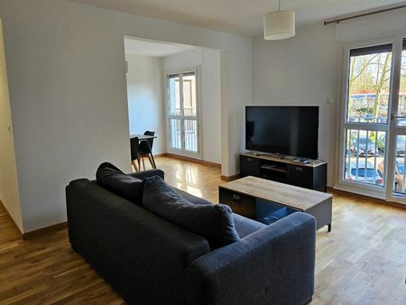 location appartement  m² t-2 à les ulis  950 €