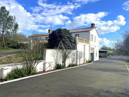 vente maison à saint-cyr-en-talmondais (85540) : à vendre / 135m² saint-cyr-en-talmondais