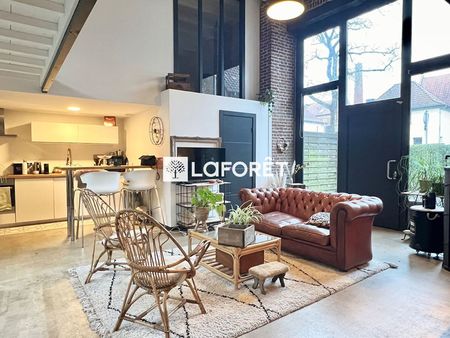 loft/atelier/surface 3 pièces 122 m²