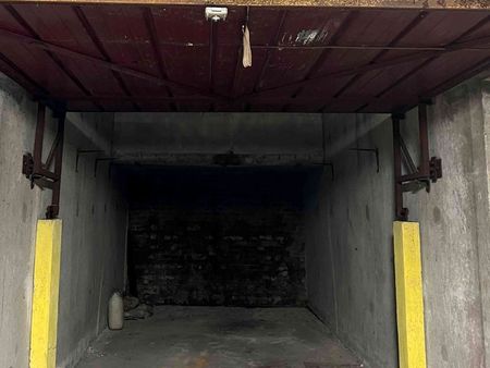 garage fermé dans sous-sol sécurisé à louer marcq en baroeul