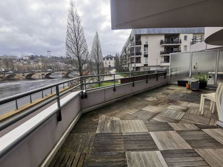 appartement de standing de 106 m² avec 2 chambres  terrasse de 55 m² et place de parking i