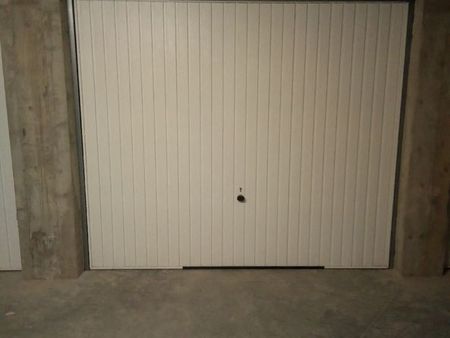 garage fermé 13 m2 au macchione