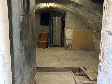 cave 30 m² aubagne