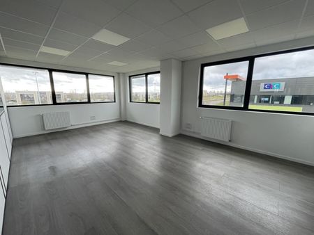 bureau 143 m²