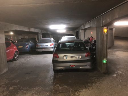 parking auto + 2-roues