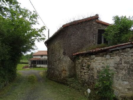 saint germier (79) - ensemble de 2 maisons anciennes à rénover