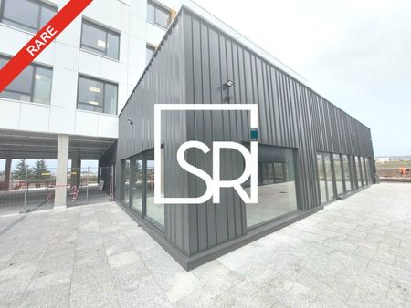 local commercial 283 m²