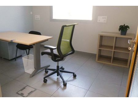 location bureaux fermés 12 à 14 m2 dans espace de coworking