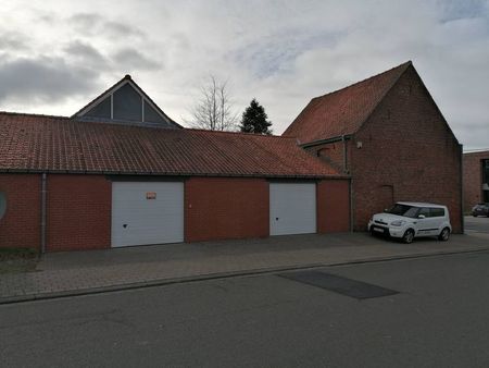 entrepôt à louer d'environ 180 m² près de rijksweg à roesela