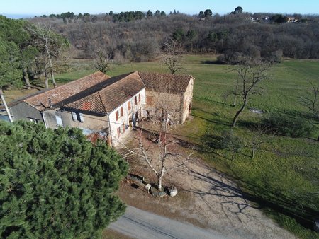 corps de ferme à restaurer