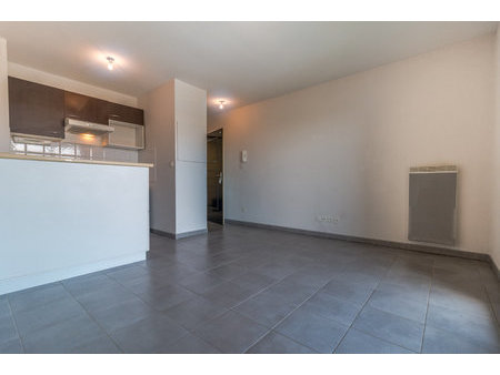 appartement t2 39 m² avec parking dans une résidence sécurisée à louer à labastidette - g6