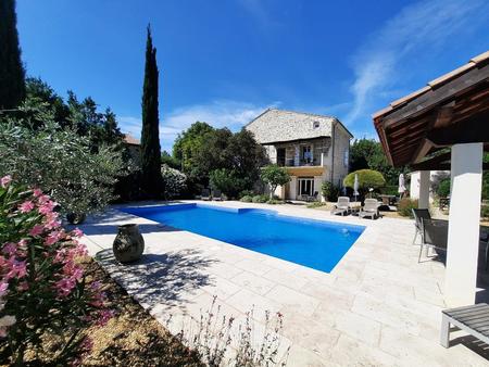 superbe propriété vigneronne avec 185 m² habitables sur 570 m² avec vues et piscine.