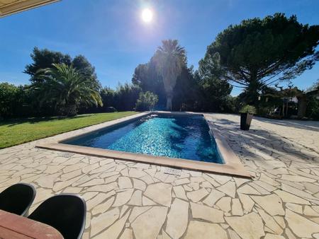 villa exceptionnelle  bien d'exception  grand terrain  piscine  garage 190m2 habitable ...