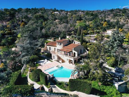 les adrets de l'esterel  belle villa 336 m2  5 000 m2  965 000 €