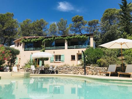 villa spacieuse 'les bosquets' (b&b) avec piscine et vue magnifique
