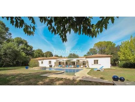 magnifique villa de plain-pied avec piscine sur 3000 m² de terrain