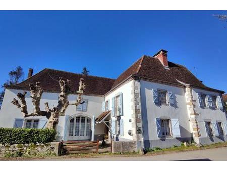 charmante maison de village entièrement meublée avec jardin de 1700m²