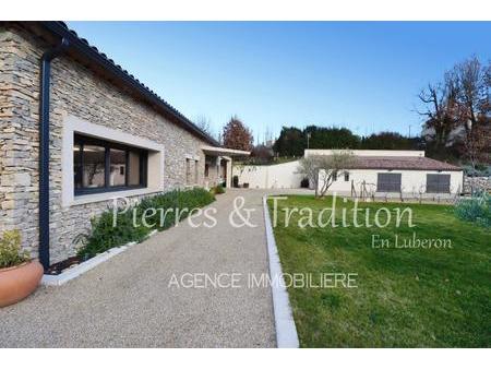 entre forcalquier et reillanne  magnifique villa contemporaine avec terrain et piscine