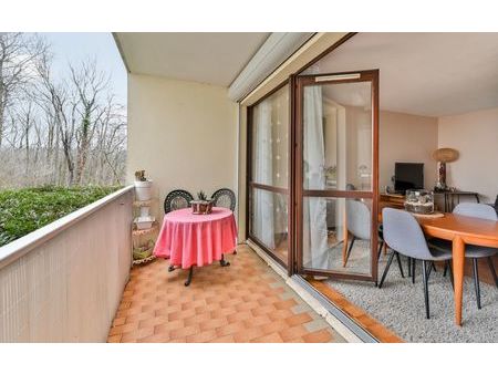 sathonay camp - agreable appartement - 92 m2 - 3 chambres - 1 balcon - 1 place de parking 
