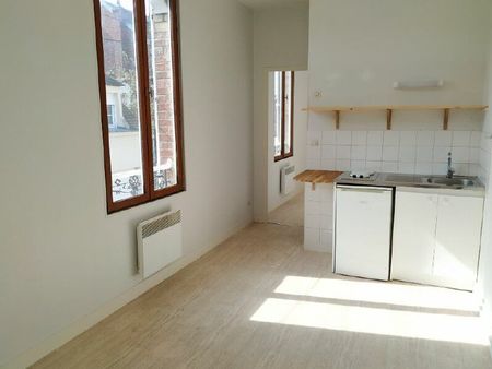 location appartement  30.34 m² t-2 à compiègne  500 €