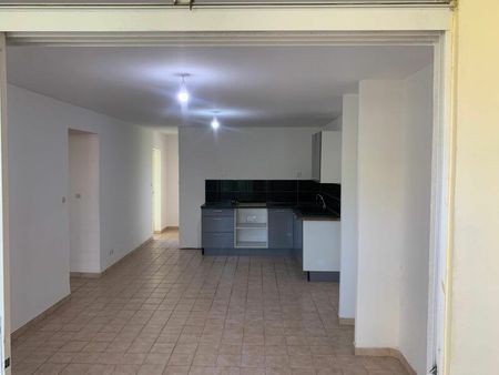 location appartement, m² t-2 à sainte-rose, 650 €