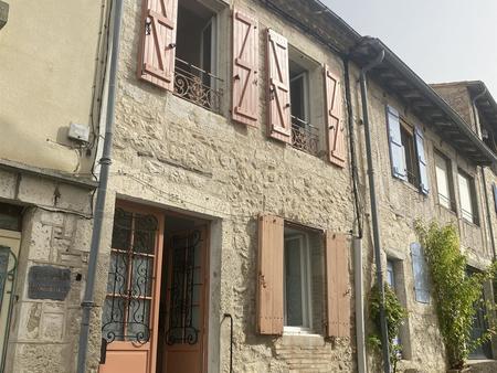 maison de village en pierre à rafraichir avec 2 chambres sur 2 étages