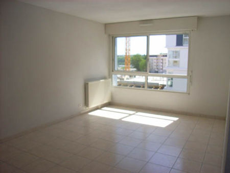 location appartement 2 pièces 44m2 rodez 12000 - 460 € - surface privée