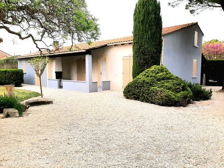 villa 120 m² entretien exterieur inclus  climatisee  avec piscine et grand terrain arbore