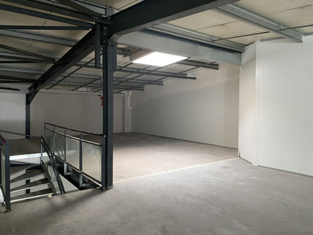 location local commercial 277m2 crolles 38920 - - surface privée