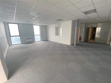 location de bureau de 66 m² à nogent-le-phaye - 28630