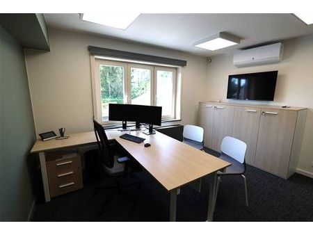 bureau équipé pour 1 personne