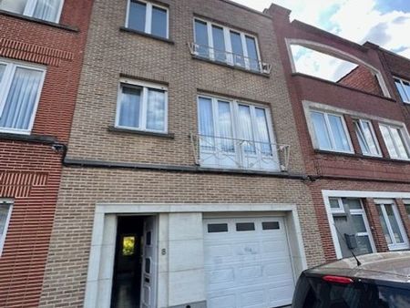 etterbeek - maison +- 170m2 + cour + grand garage