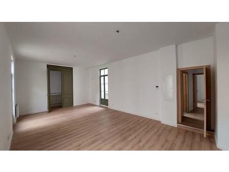 location appartement 2 pièces 76.07 m²