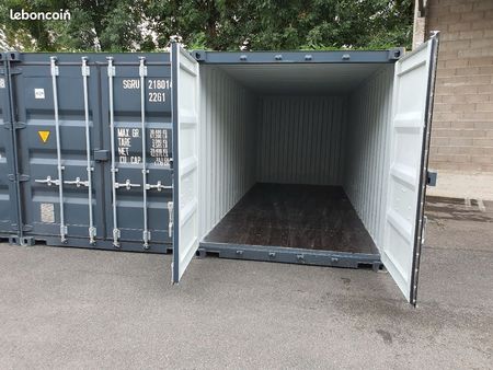 container box de stockage d'environ 14m2 au sol