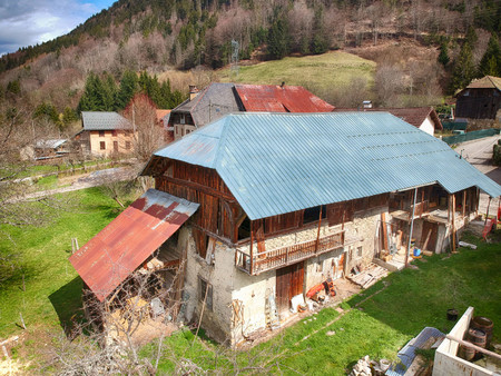grange av avec permis pour un superbe chalet de 340 m² au calme dans un hameau montagnard 